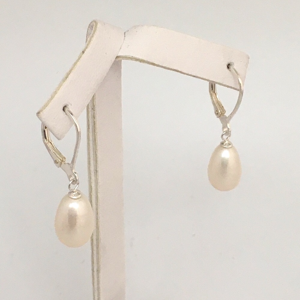 Sterling white FW pearl leverback dangle earrings